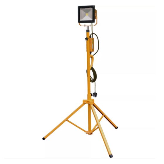 Spectre SP-17185 230V HD 30W LED Floodlight IP54 5M x 1.5mm Cable 2 x 13A Outlet