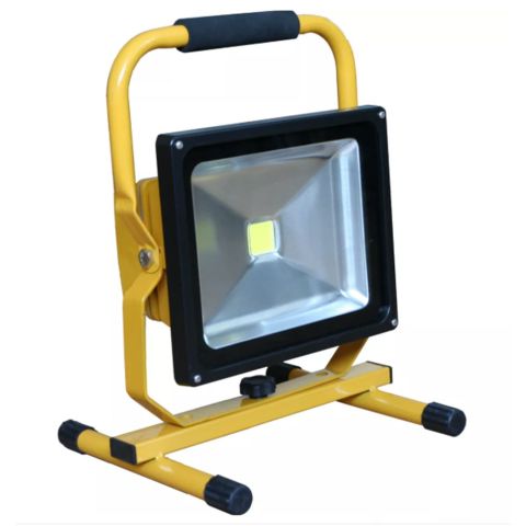 Spectre SP-17182 110V HD 30W LED Minipod Work Light + 16A Outlet + 3M x 1.5mm Cable