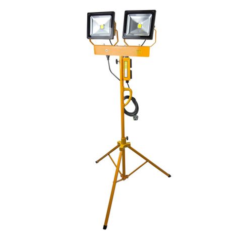 Spectre SP-17187 230V HD 30W Twin LED Floodlight  IP54 + 5M x 1.5mm Cable + 2 x 13A Outlet + 13A Plug