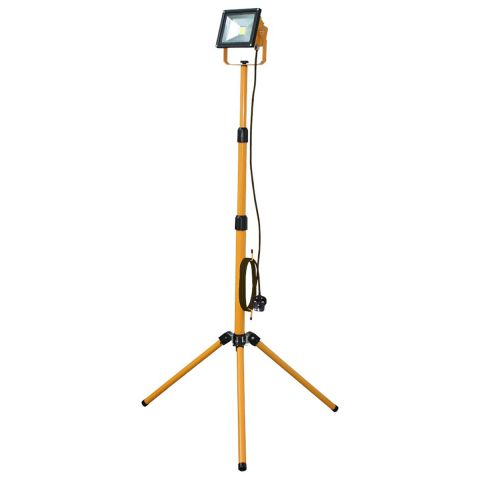 Spectre SP-17191 230V STD 20W LED Floodlight + 3M x 1.0mm Cable + 13A Plug